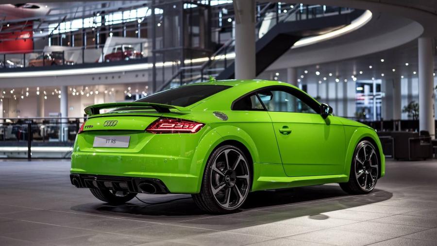  Audi TT RS Coupe 2016 года  (фото 8 из 15)